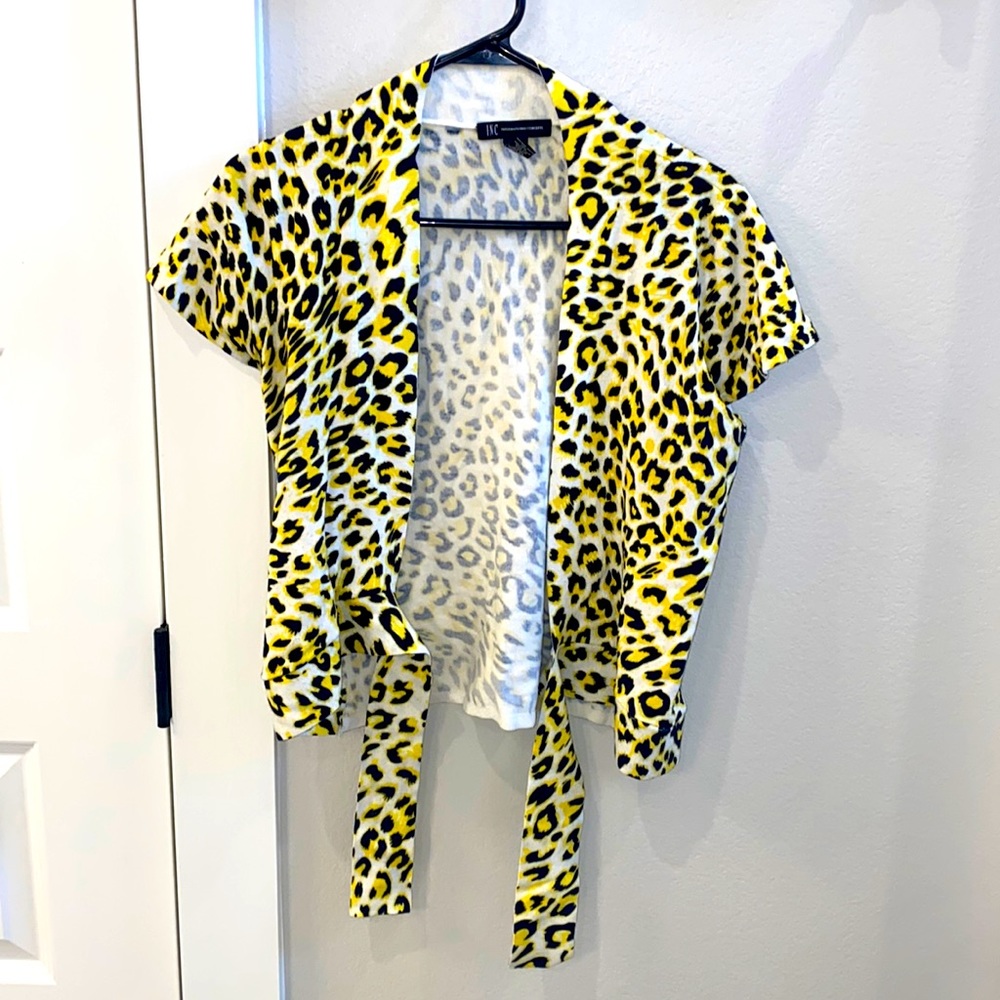 EUC MAcy’s INC International Concepts Size M Medium Short Sleeve Cardigan